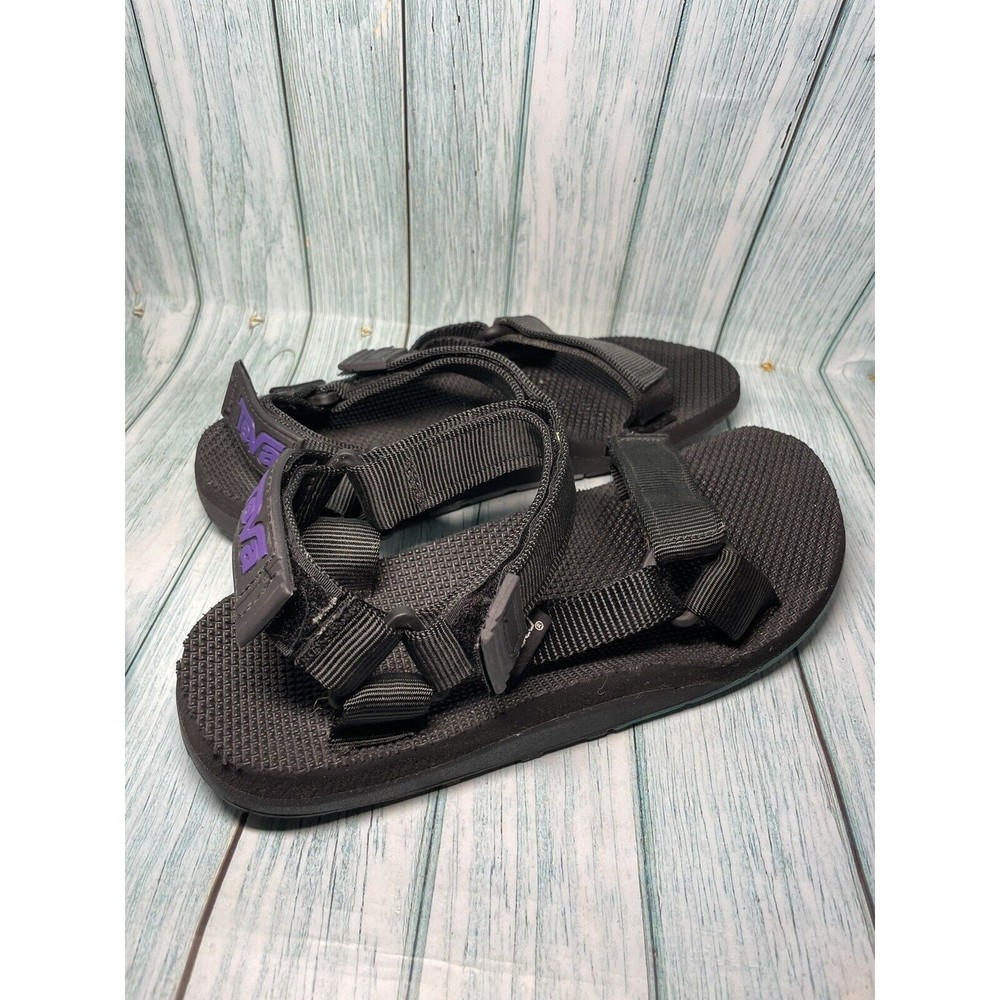 Teva Universal Black Strappy Sport Hiking Sandals Women's 9 Purple logo EUC